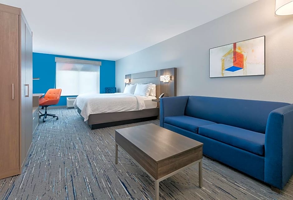 Holiday Inn Express Hotel & Suites Shakopee