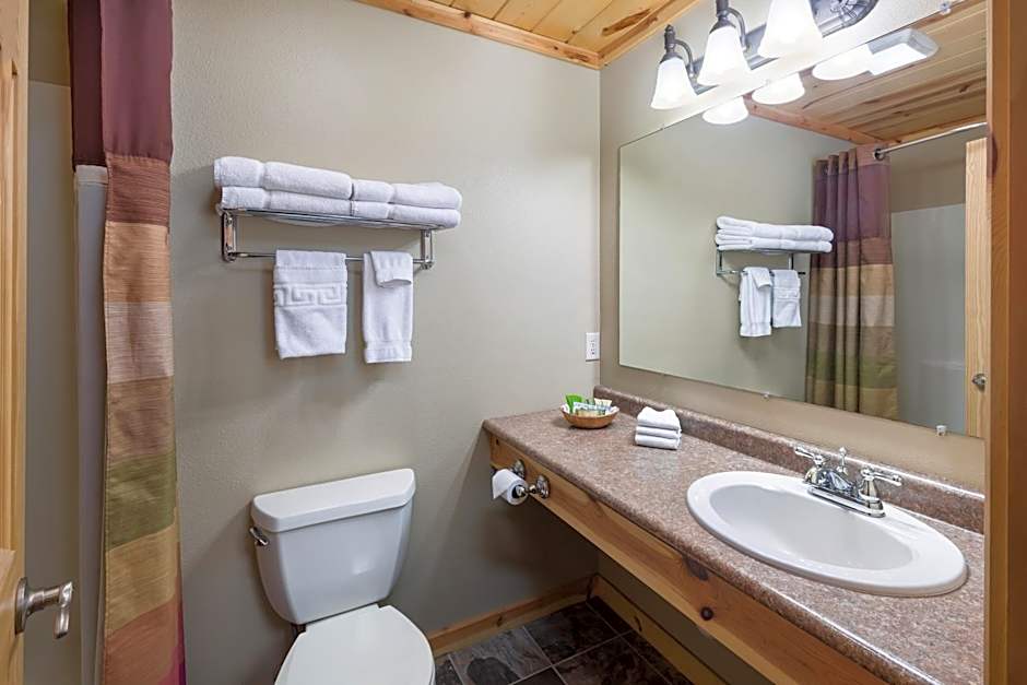 Rock Crest Lodge & Cabins