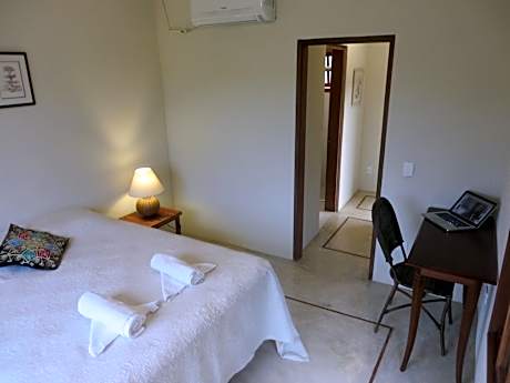 Deluxe Queen Suite