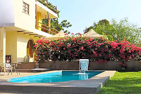 Serenity Hotel & Lodge