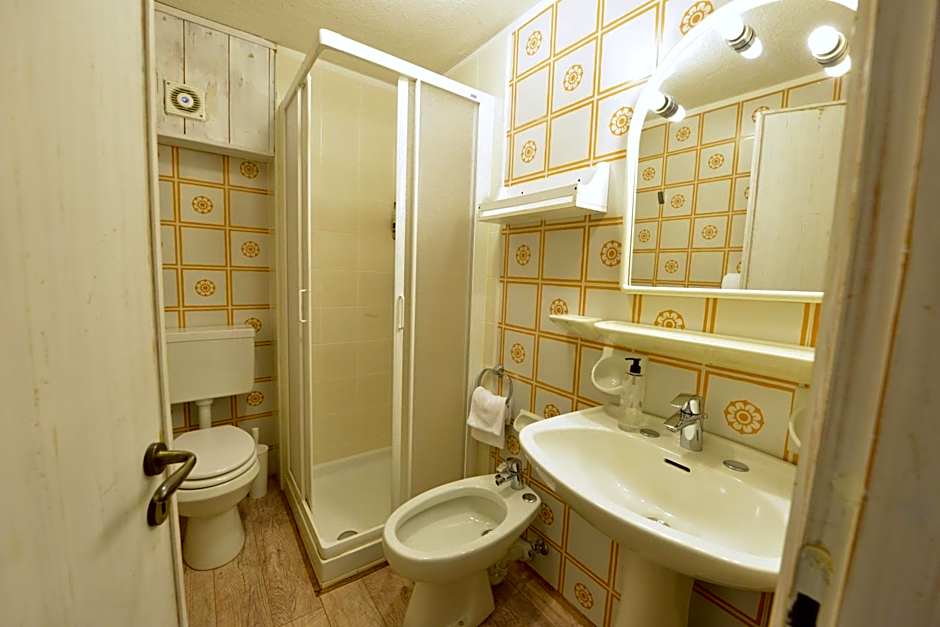 Hotel Petit Dahu - Chambres et Restaurant