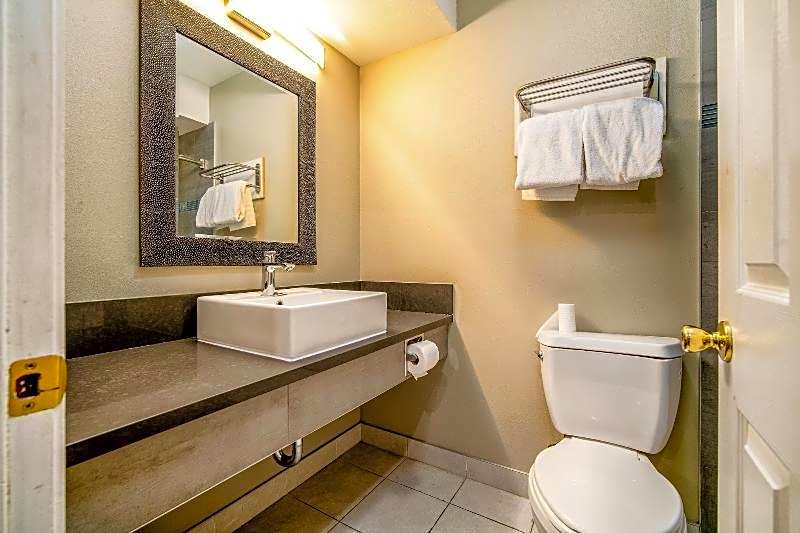 Regency Inn & Suites Downey