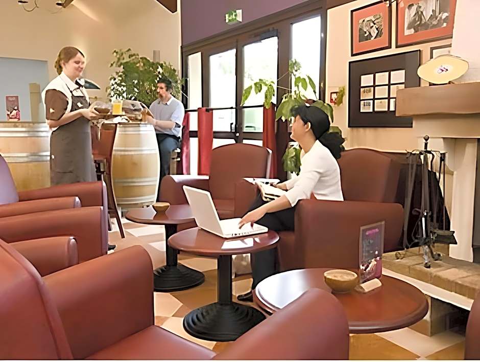 B&B HOTEL Blois Nord Vallee Maillard
