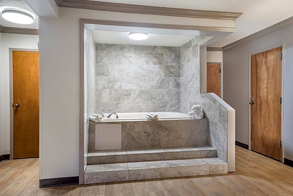 Red Roof Inn & Suites Jacksonville, NC