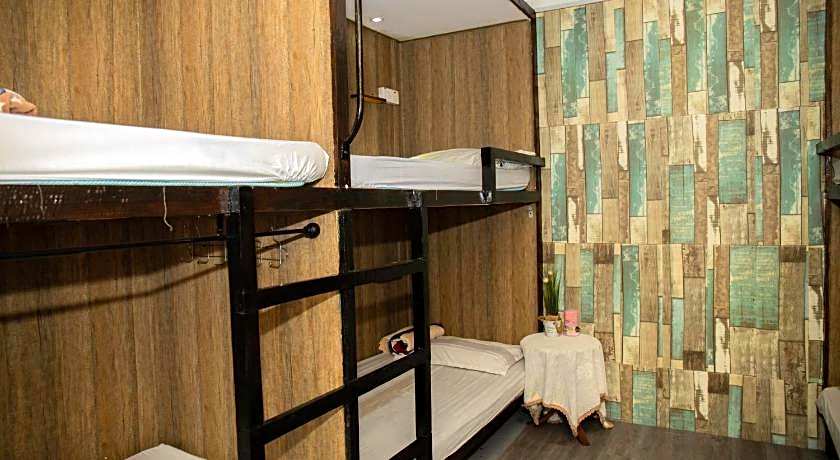 Escape Backpackers KK