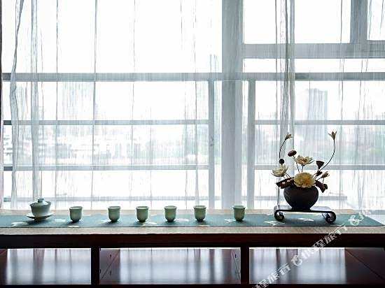 Yizhishang Hotel (Ningbo Old Bund Sanjiangkou River View Branch)
