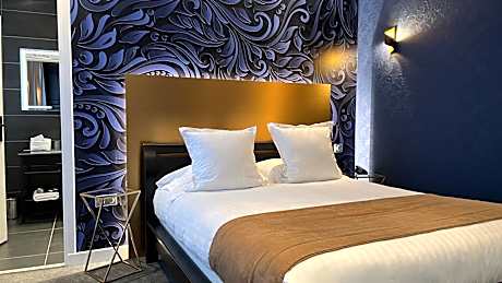 Suite with Port View