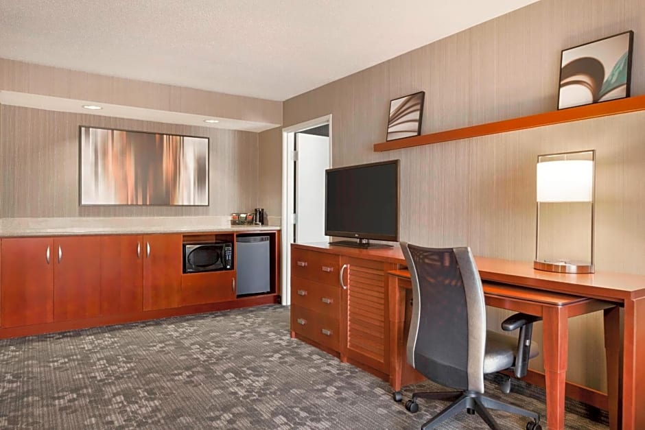 Courtyard by Marriott Bloomington Normal