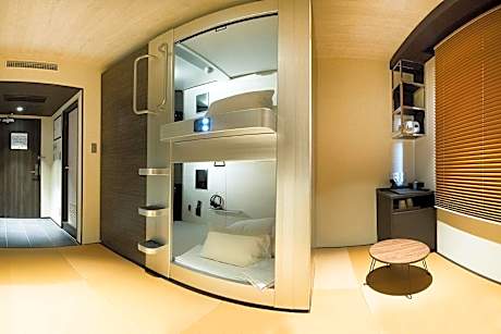 Twin Room with Capsule Bed