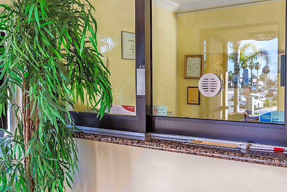 Econo Lodge Long Beach I-405