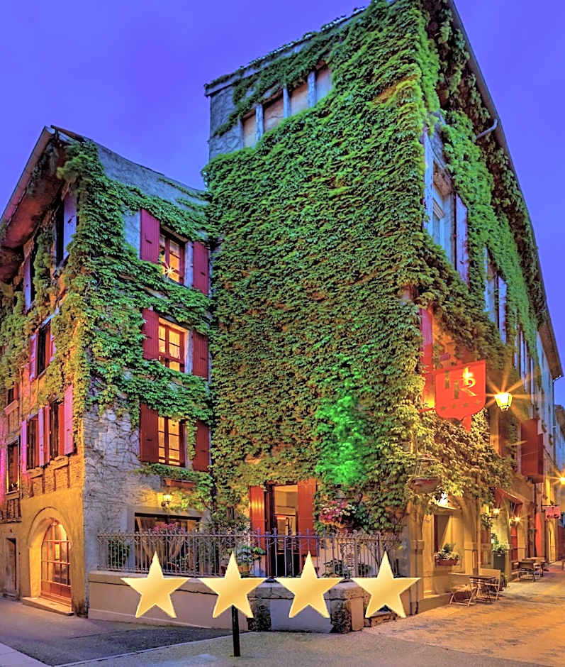 Photo 1 of 50 of Hotel Renaissance