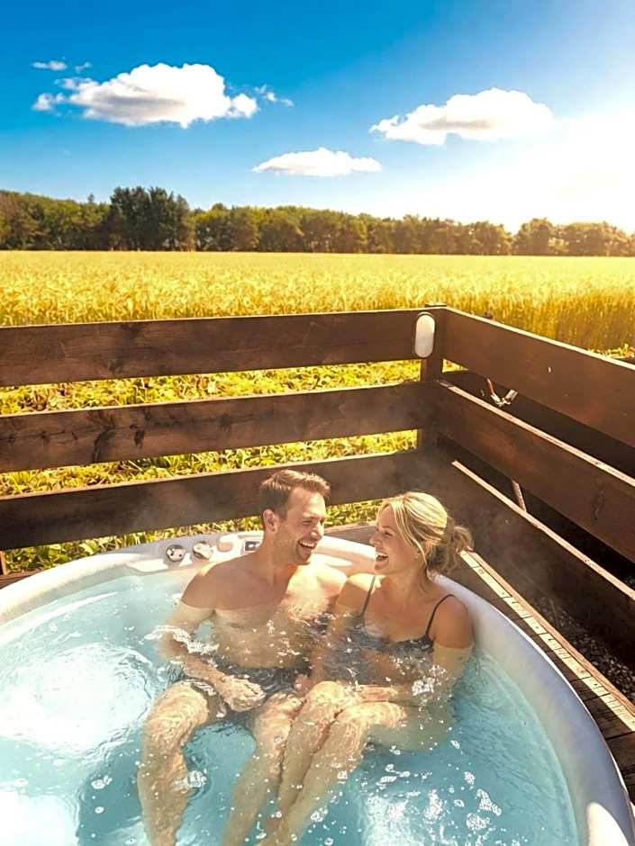 Black Bull Retreat, Barmston with Private Hot Tubs