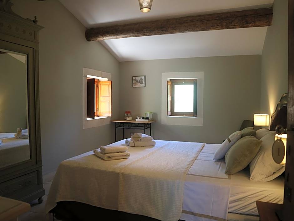 Mas du Rollier Chambres d'hôtes