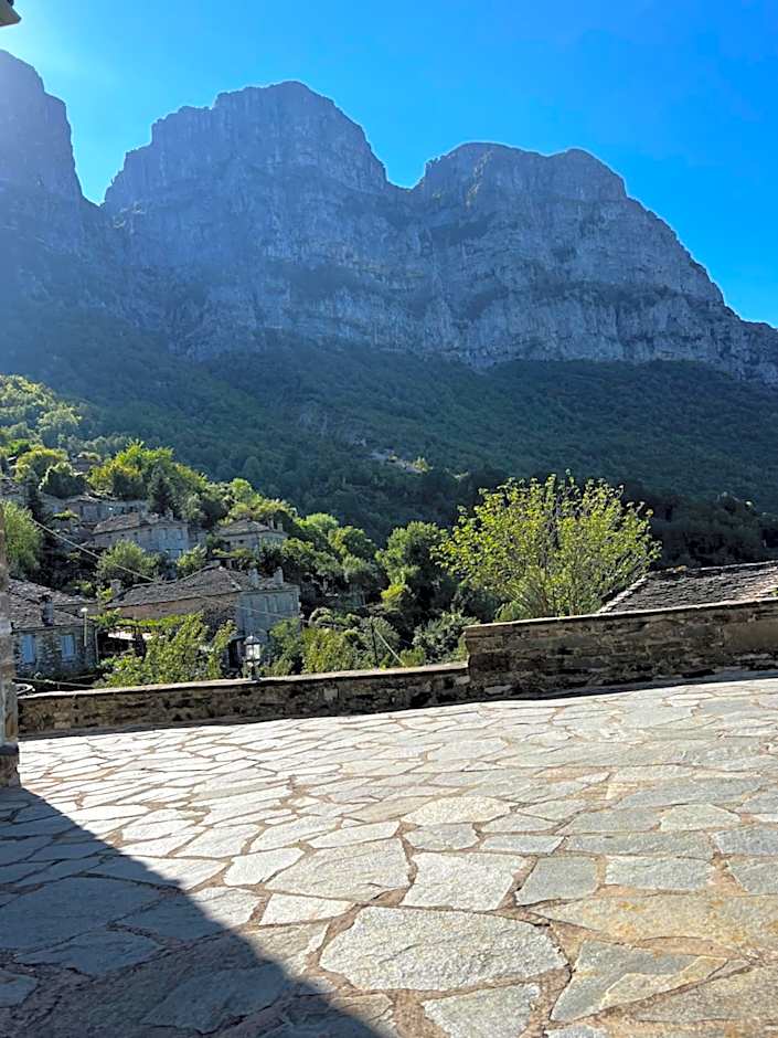 Ikojenia Traditional Lodge