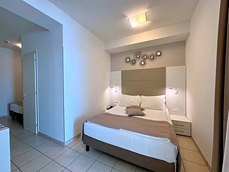 Triple Room with Partial Sea View