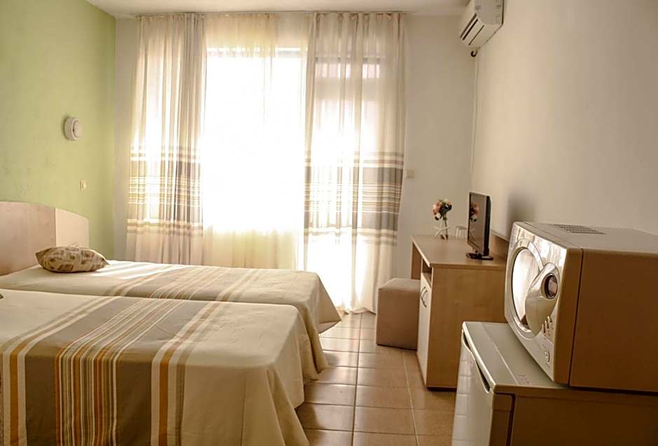Alba Family Club Hotel