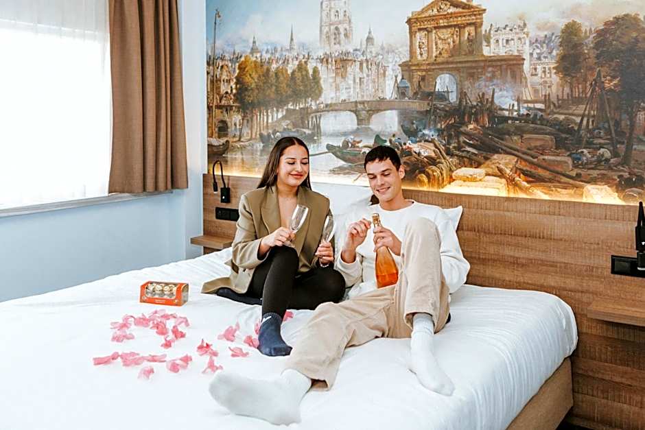 Rotterdam Teleport Hotel