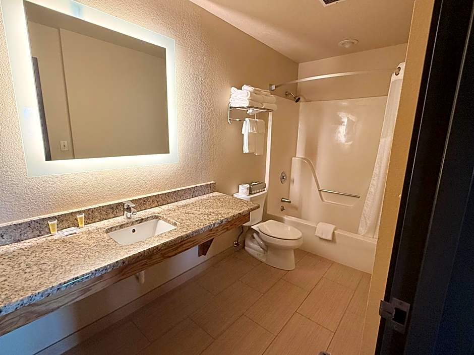 Super 8 by Wyndham Macon