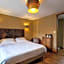 Demeures & Châteaux Auberge de la Tour - Hôtel & Restaurants - Marcolès Auvergne