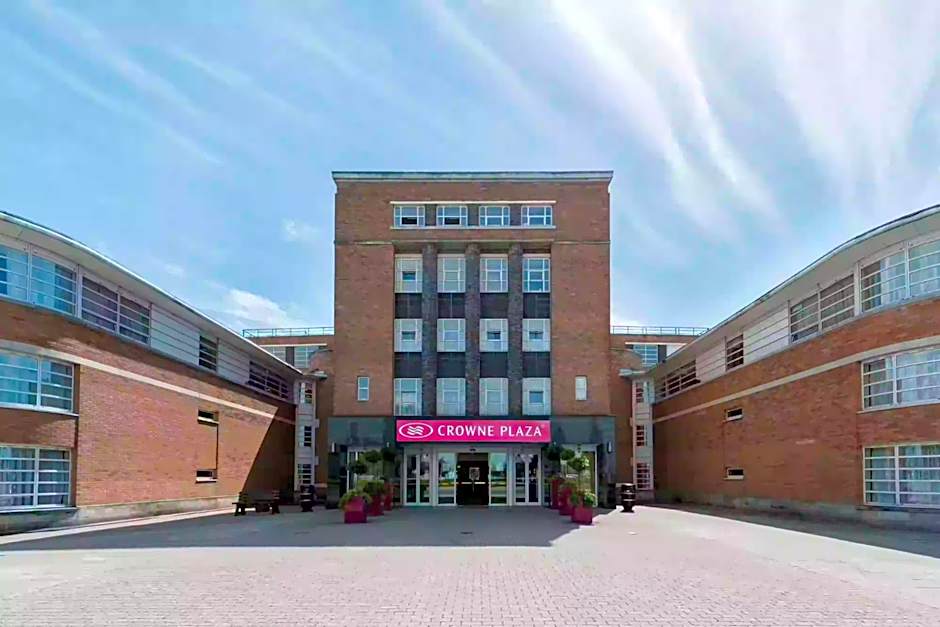 Crowne Plaza Liverpool - John Lennon Airport By IHG