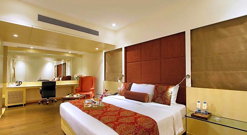 Express Towers Hotel