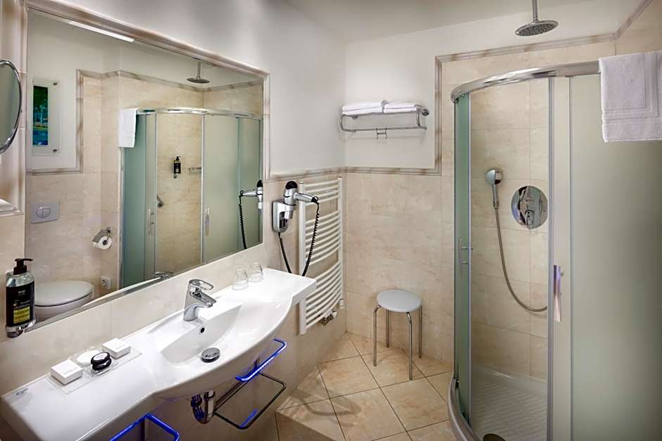 Ensana Hvězda - Imperiál - Neapol