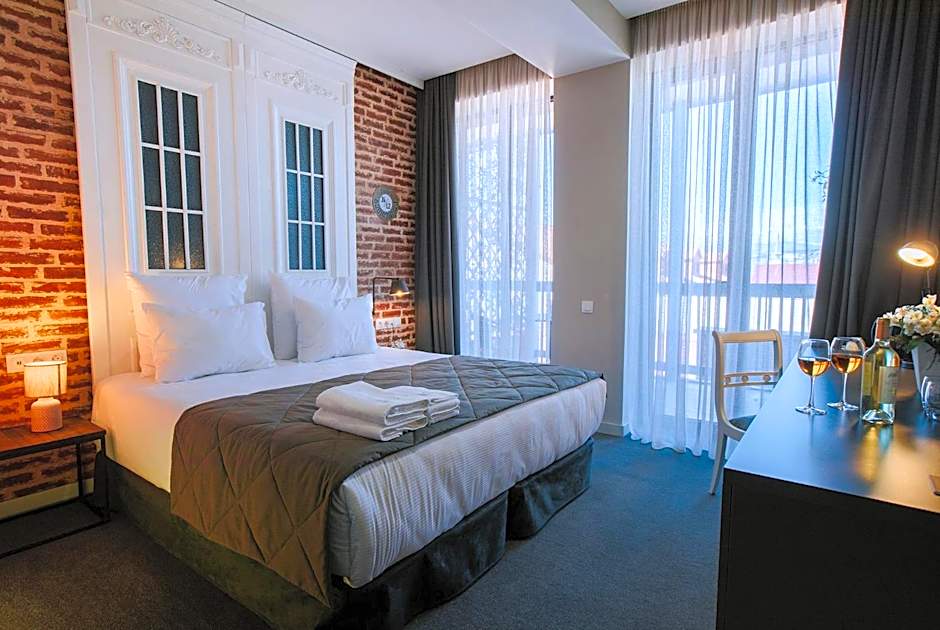 TbiliSee Hotel