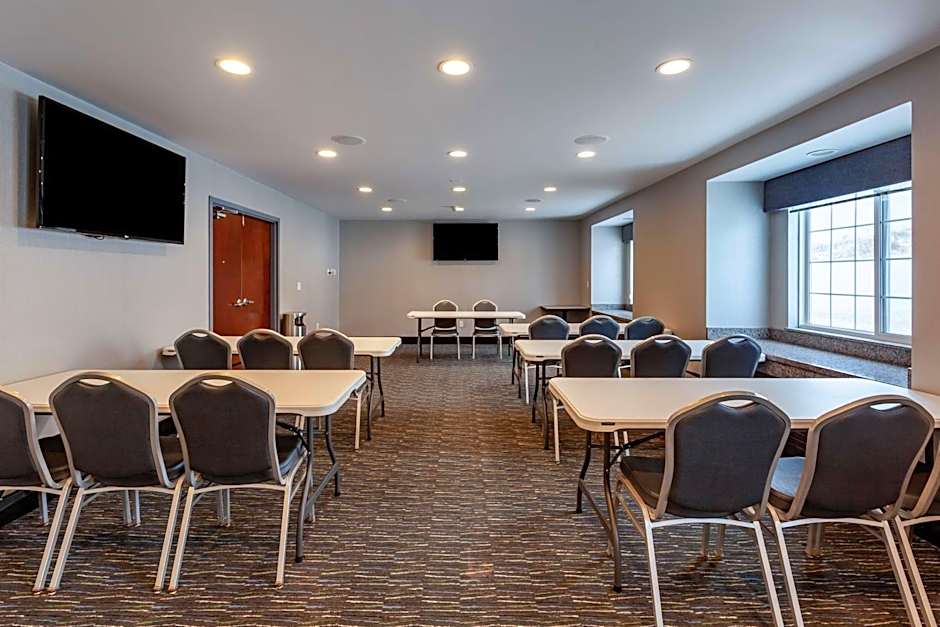 Best Western Plus Woodstock Inn & Suites