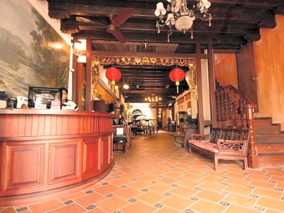 Kuching Waterfront Lodge