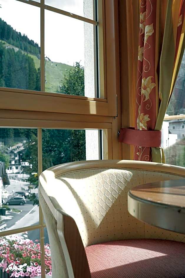 Hotel Alpina