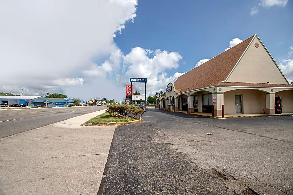 Hotel O Daylight Inn Elkhart I-90, IN