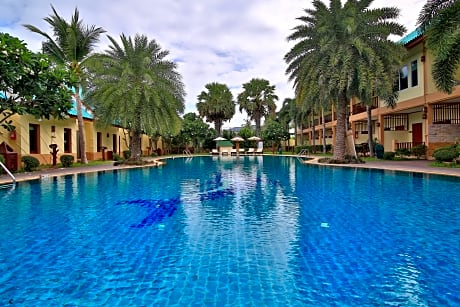 The Green Beach Resort