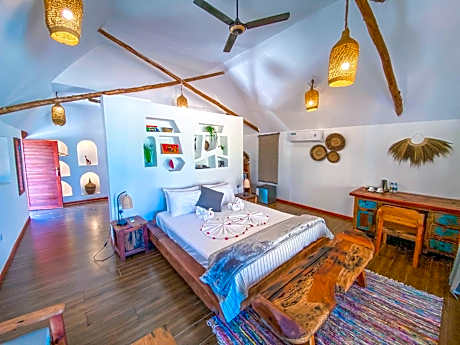 Deluxe Suite with Sea View