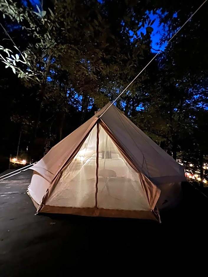 Hotel Oxú Solo adultos