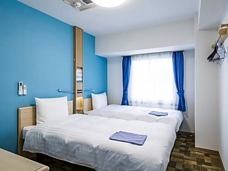 Twin Room - Non-Smoking