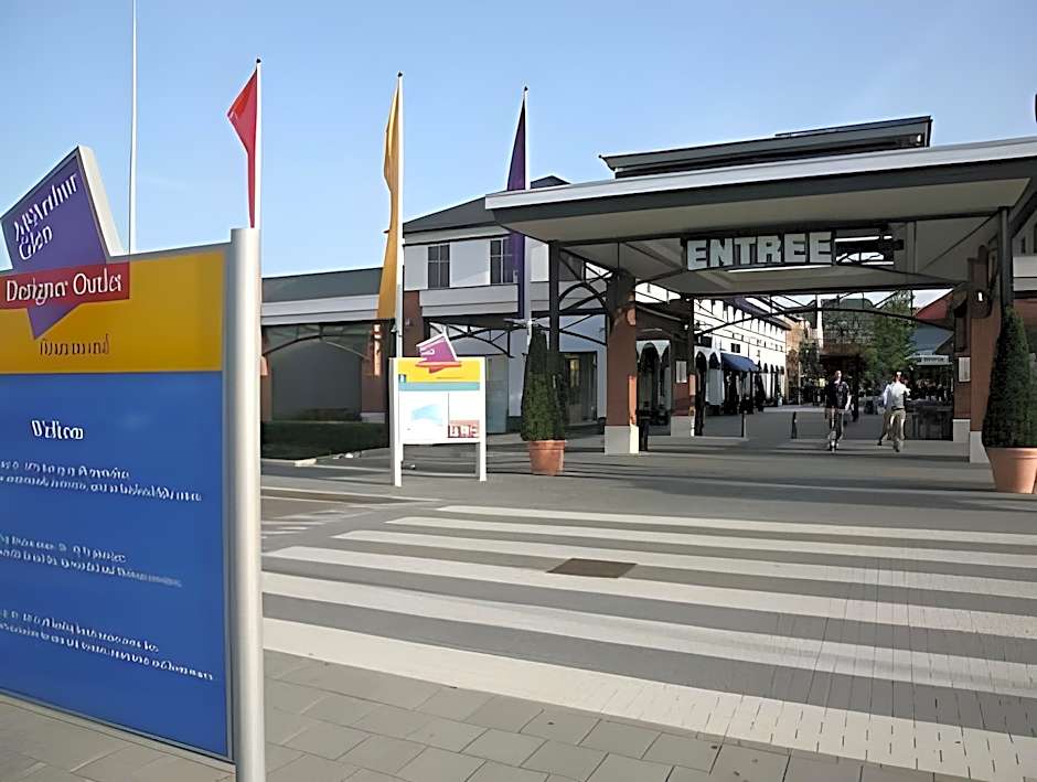 Hotel Roermond Next Door