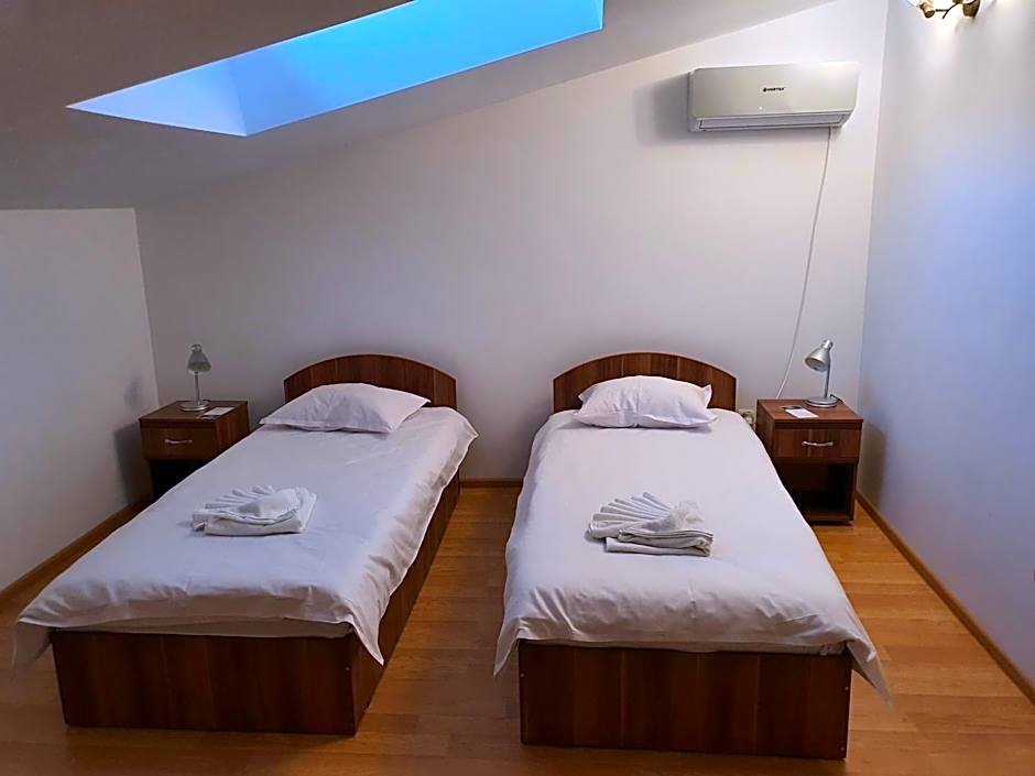 Lotca Fermecată - Lotka Fermecată