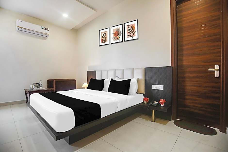 Super Collection O Amritsar Near Railway Station