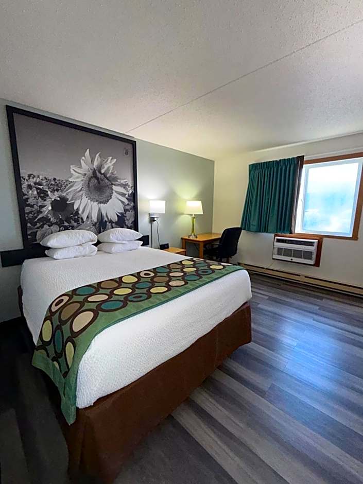 Super 8 by Wyndham West Fargo Main Ave ND