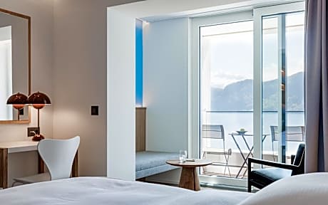 Deluxe Double Room with Lake View