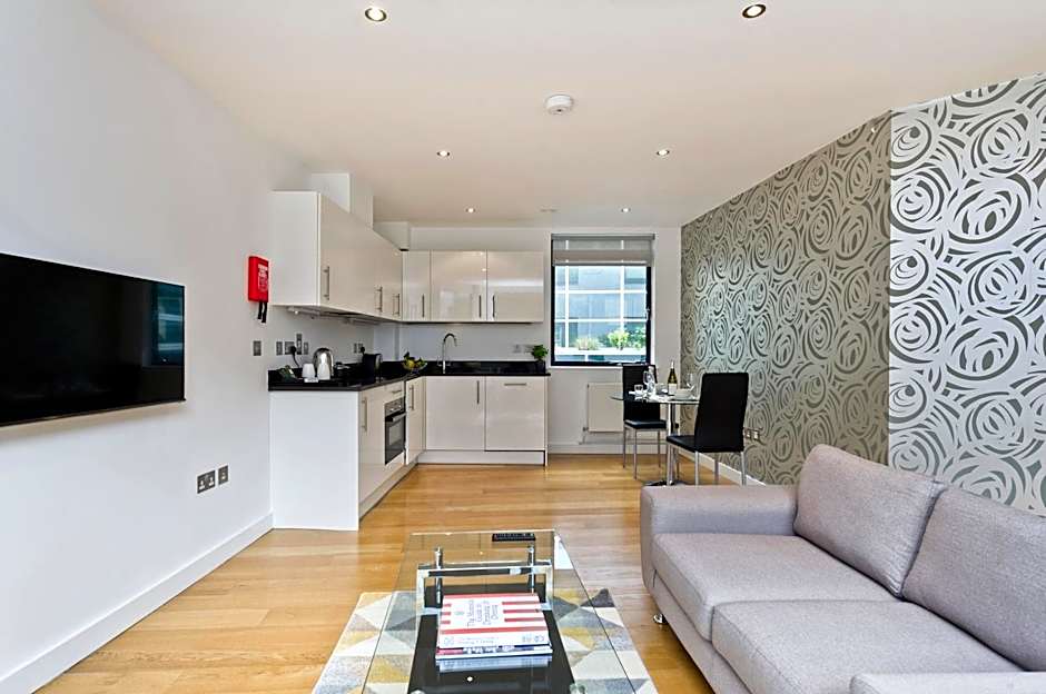 Red Lion Court by City2Stay