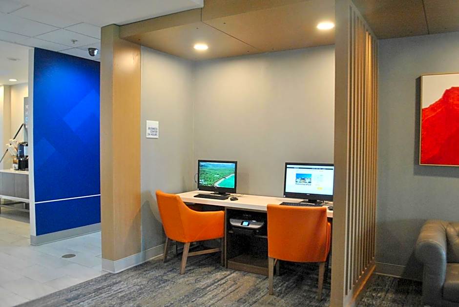 Holiday Inn Express Hotel & Suites Dover By IHG