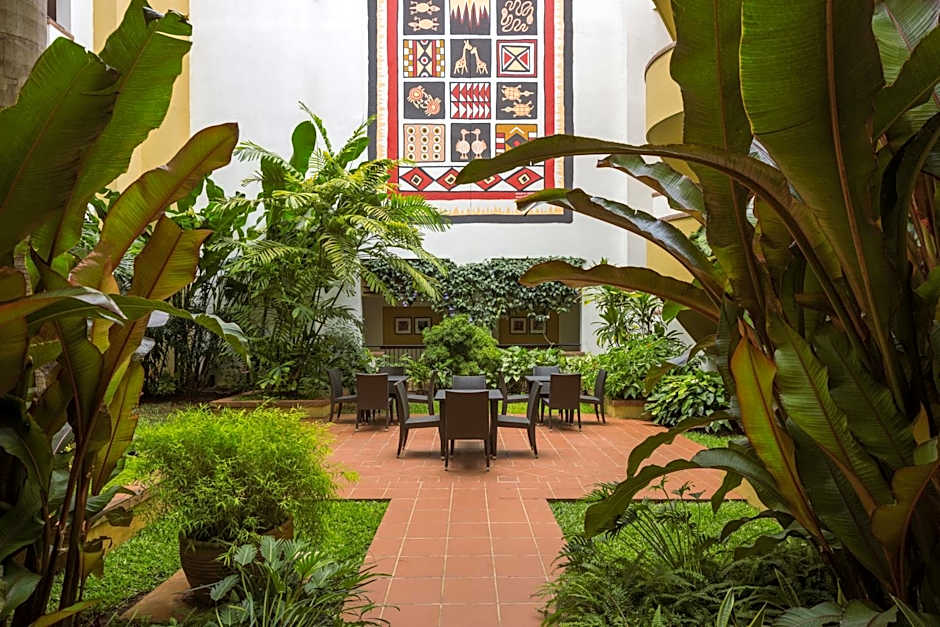 Sea Cliff Court Hotel & Luxury Apartments