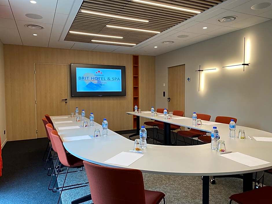 Brit Hotel Du Parc - Fougères