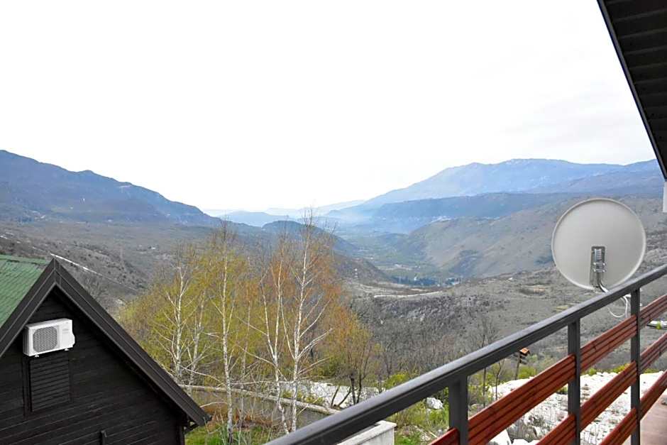 OSTROG Aparthotel KOLIBA-VLASTNIŠTVO MANASTIRA OSTROG