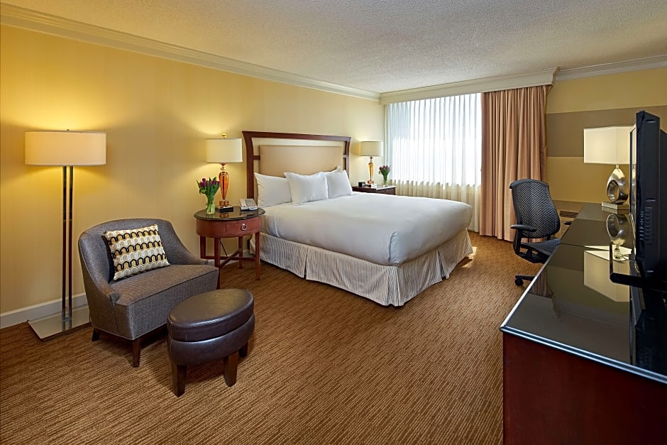Photo 1 of 3 of 1 King Bed, Executive Level