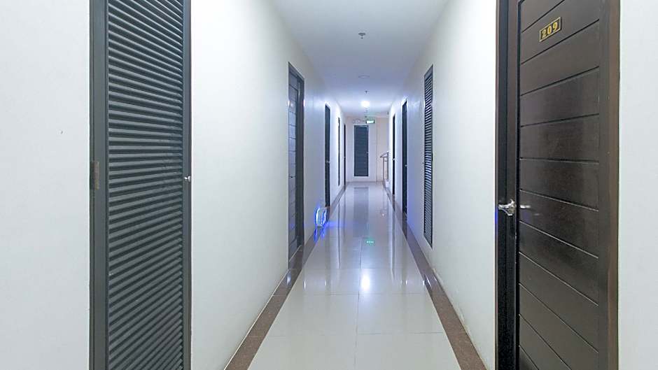 RedDoorz @ Leoncia Apartelle Mandaue City