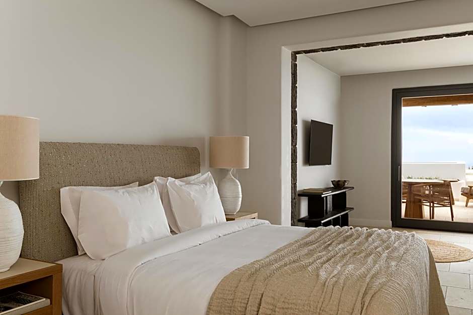 NĒRO Boutique Hotel