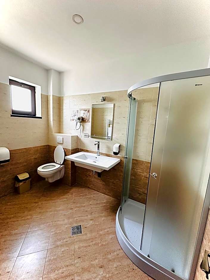Foto 1 dari 3 — Single Room
