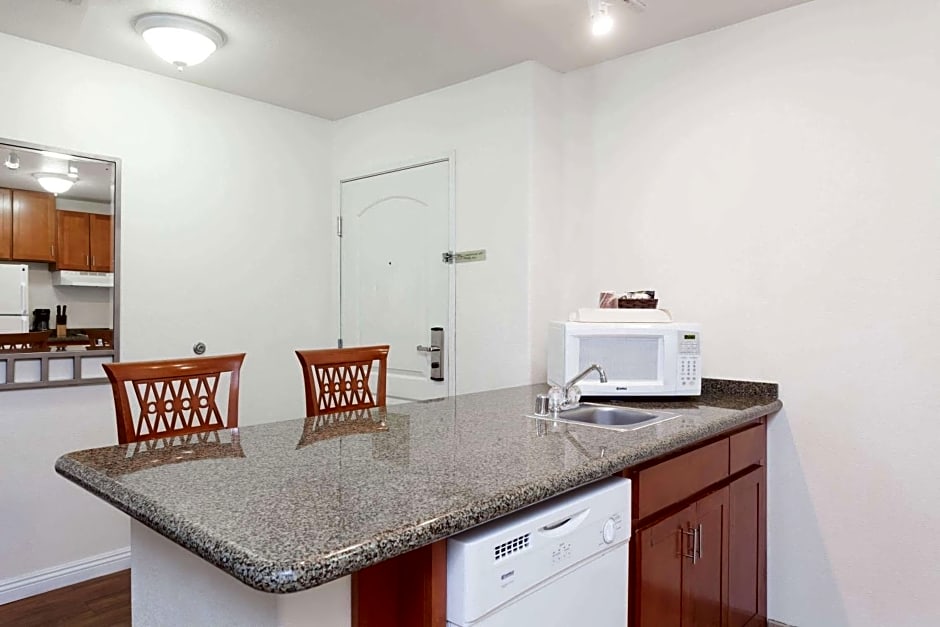 Hawthorn Suites by Wyndham Victorville